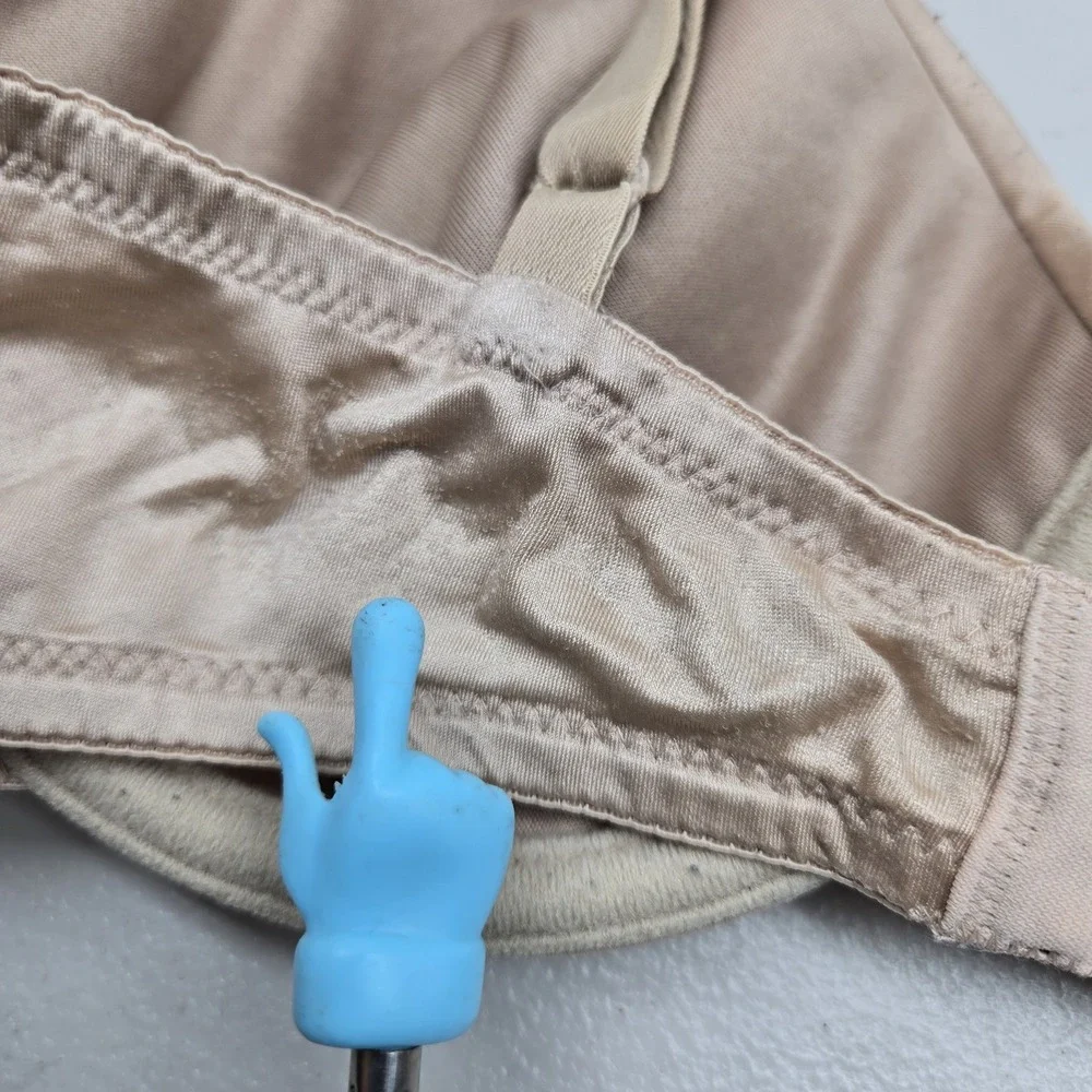 Victoria's Secret Women Bra 34D Beige Very Sexy Push Up Underwired READ